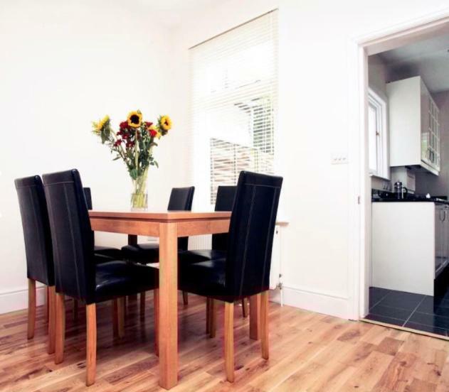 11 Camden Road Londra